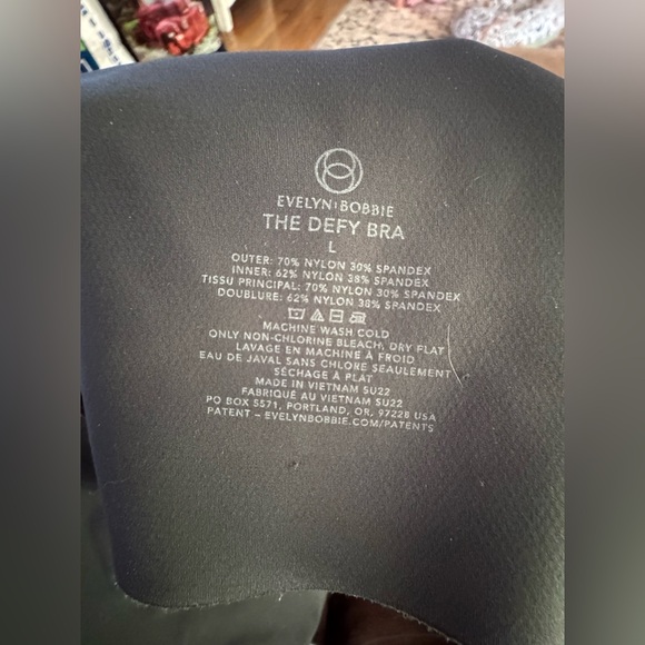 Evelyn & Bobbie The Defy Bra - Picture 3 of 5